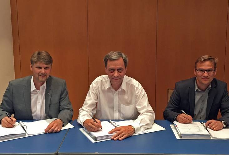 Contract signing from left to right: Mika Laurilehto, Managing Director of Deltamarin; Jarmo Laakso, Managing Director of MV Werften; and Patrik Rautaheimo, CEO of Elomatic (Photo: Elomatic)