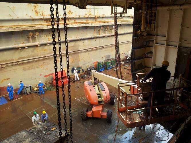 Cut-through of Coral Princess' side to allow new generator to be installed