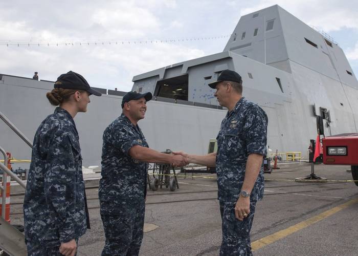 Adm. Phil Davidson, commander, U.S. Fleet Forces Command, greets Sailors assigned to future guided-missile destroyer USS Zumwalt (DDG 1000) at Naval Station Norfolk. (U.S. Navy Photo by Matthew Bash)