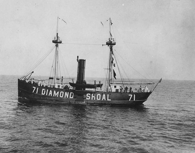 Diamond Shoals Lightship LV-71 (Credit: NOAA)