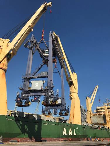 Discharging giant RTG cranes from the AAL Brisbane. Photo: AAL