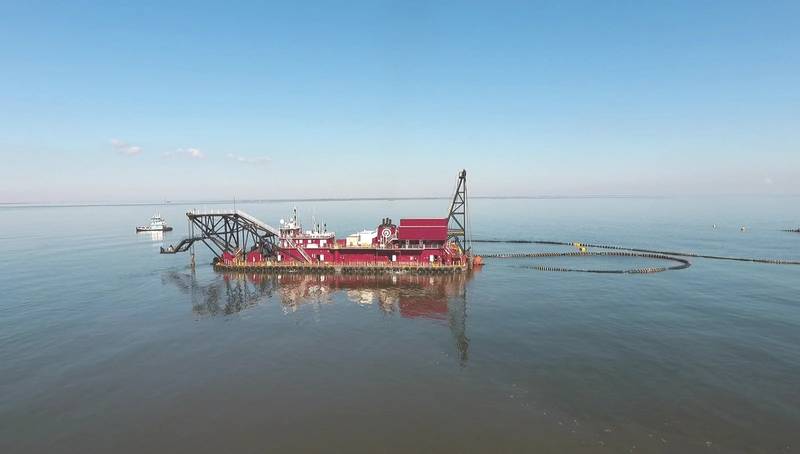 The dredge Alaska working on assignment at Cheneire Ronquile (Photo: GLDD)