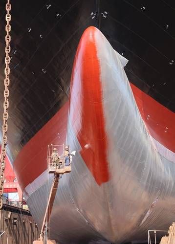 Electrostatic application of PPG hull coatings. Image courtesy PPG