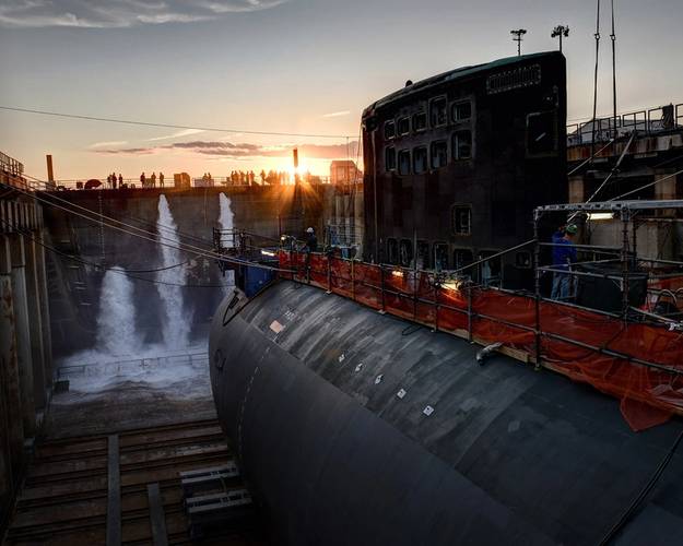 Float off begins for submarine Illinois on Aug. 7, 2015. (Photo: General Dynamics Electric Boat)