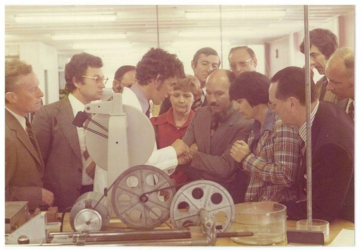 Geoff Binks gives technical demonstrations in his earlier years with Belzona (Photo: Belzona Polymerics Ltd.)