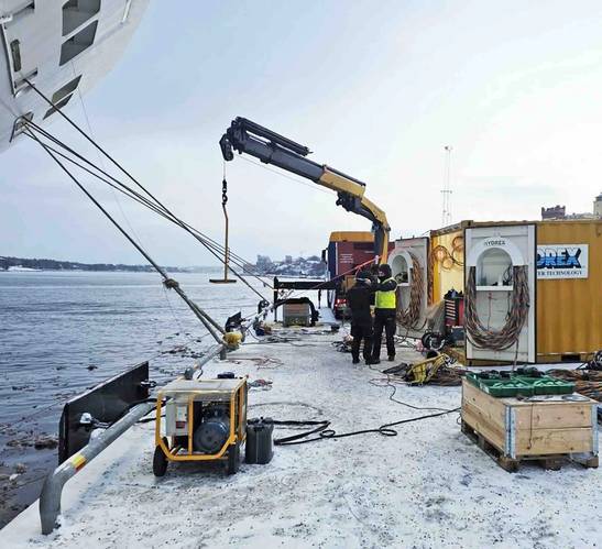 Hydrex diving station and equipment next to ferry in Stockholm. © Hydrex