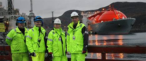 Kai-Otto Nilsen, Petter Fagerheim, Cato Osenbroch and Torfinn Isaksen with the special vessel Arctic Voyager in the background (Photo: Statoil)