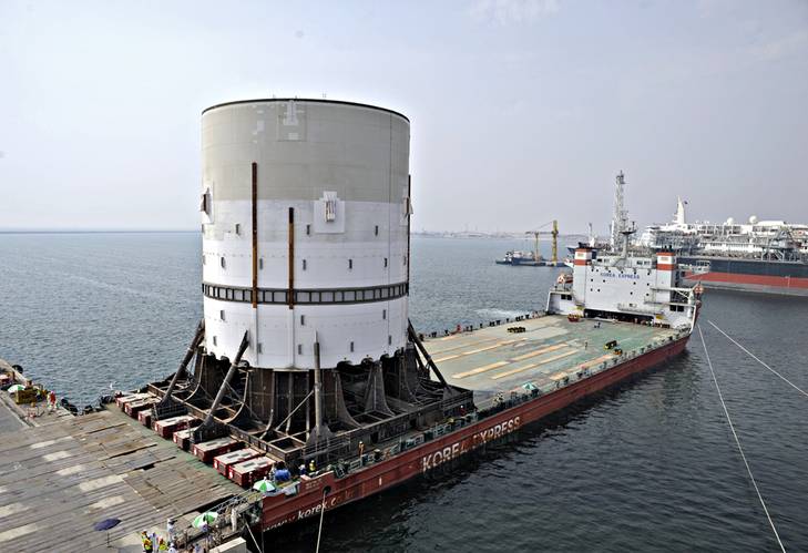 Largest Ever  The Prelude FLNG project’s turrent module  leaves Dubai for the Asia. (Courtesy Shell)