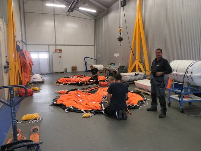 Liferaft Training in Antwerp