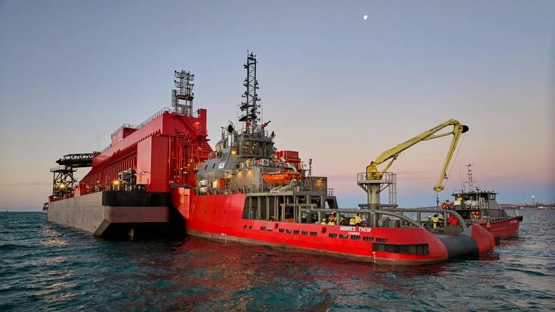 The MinRes barges are propelled by a tug via an articouple to form an articulated tug and barge (ATB). Image courtesy of MinRes.
