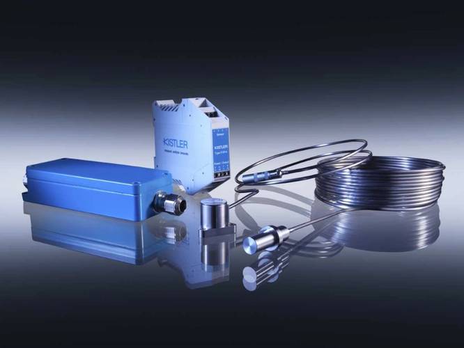 For the monitoring of gas turbines: the new acceleration and pressure sensors, plus fitting charge amplifiers from Kistler (Photo: Kistler)