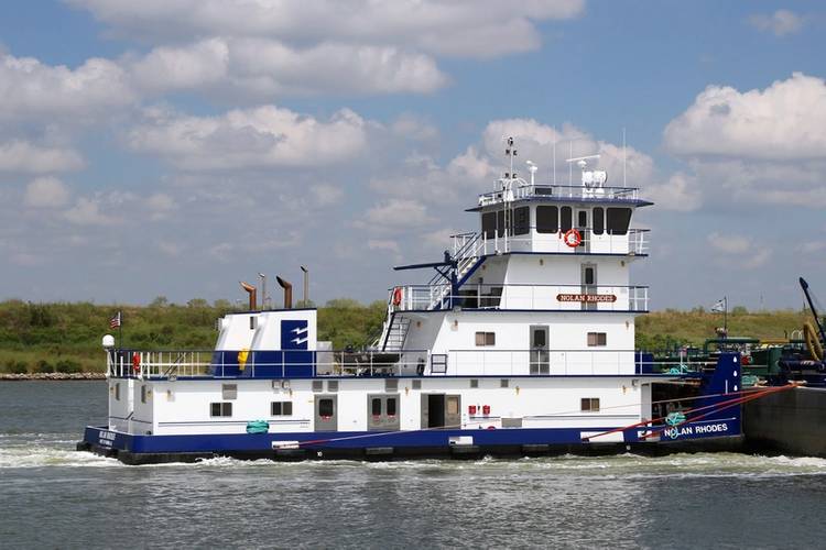 The Nolan Rhodes, from the John Bludworth yard, on the job for Enterprise Marine Services near Channelview Texas. (Photo by Jeff L. Yates courtesy of Cummins Marine)