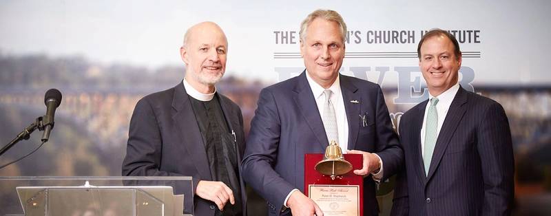 Peter H. Stephaich receives the River Bell Award (Photo: SCI)