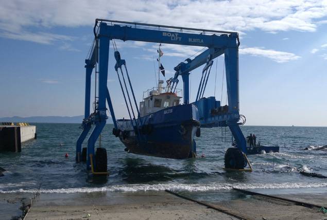 Photo: Boat Lift