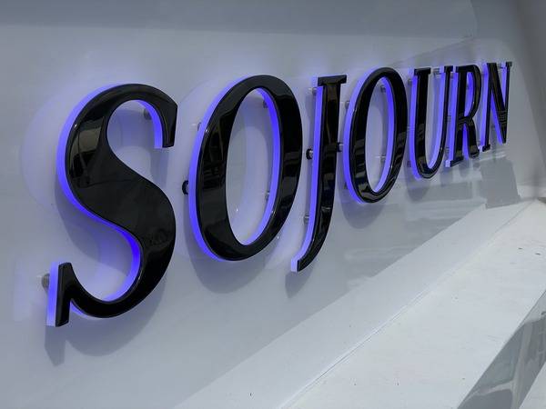 From precision-cut stainless-steel 3D lettering to cutting-edge LED & fiber-optic backlighting, Yacht Signs crafts bespoke, regulation-compliant nameplates that elevate your vessel’s prestige and visibility—by day or by night.