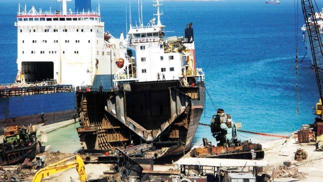 Recycling of the CSL Tiber and CSL Bergen (Photo: CSL)