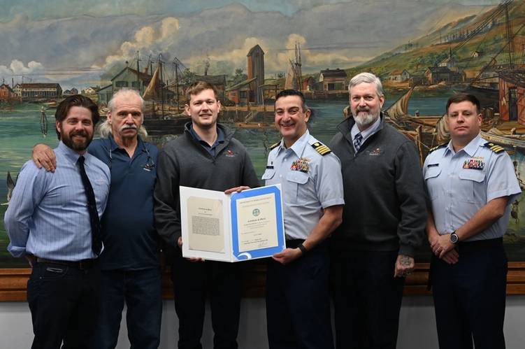 Left to right: Captain Eddie Lucas; Deckhand Roman “Butch” Arabski; Mate Evan Kinkel; USCG Sector Commander Capt. David O’Connell; Engineer William “Liam” Flynn; Baxter B. Smoak, CDR, Chief, Prevention Department (Photo: Moran Towing)