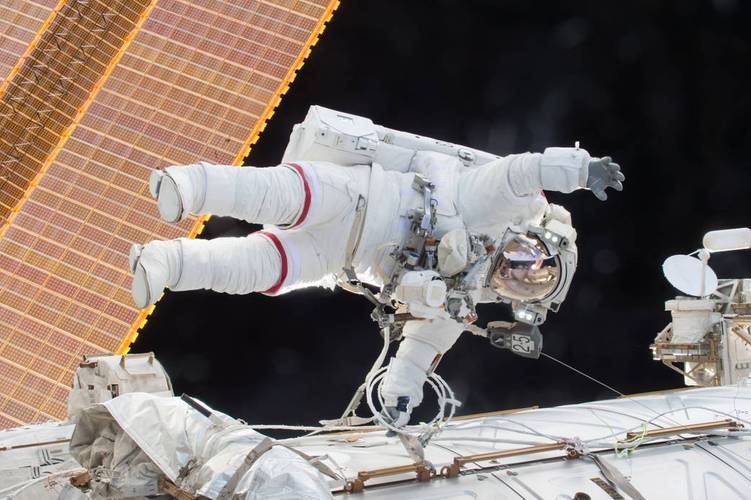 Scott Kelly on a Dec. 21, 2015 spacewalk (Photo: NASA)