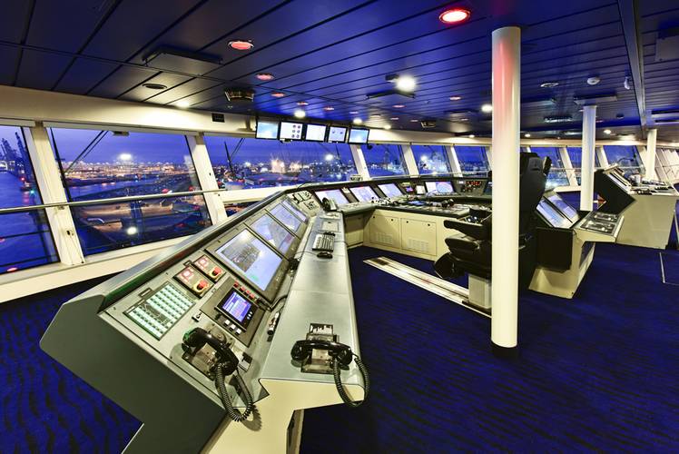 State-of-the-art brdige on Quantum of the Seas. Credit: Meyer Werft