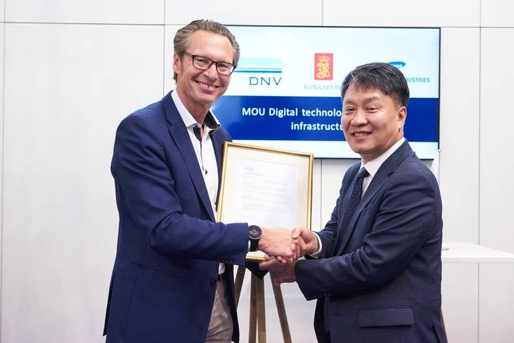 The DNV KHI MOU signing,.Left: Knut Ørbeck-Nilssen, CEO, DNV Maritime. Right: Oh Seong-Il, Senior Executive Vice President, Head of Sales Division from SHI. (Photo: DNV)