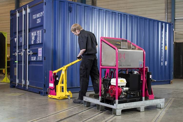 The Hi-Weigh lifts containers in situ to provide weights in increments of 50 kilograms, within 10 minutes, via a digital readout. (Photo: Hy-Dynamix)