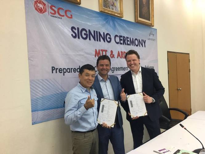 The Map Ta Phut Tank Terminal Company (MTT) signed an official preparedness framework agreement with Ardent. Ffrom left: Polshom Chan-urai, Managing Director from MTT; Bas Michiels, Ardent’s Asia Commercial Director; and Oliver Timofei, Ardent’s Director of Emergency Management. (Photo: Ardent)