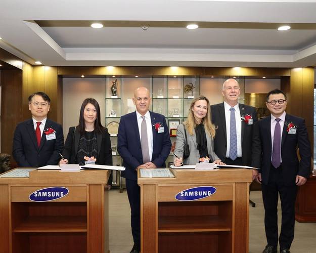 The naming ceremony of Zim Mount Elbrus and Zim Mount Vinson, the final additions to the series of ten 15,000 TEUs advanced LNG vessels, took place at the SHI Geoje shipyard in Korea.  Image courtesy ZIM