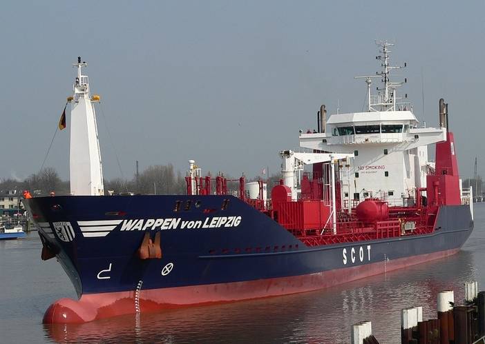 The SCOT 8000 tanker Wappen von Leipzig is one of the first vessels in the RHL Hamburger Lloyd tanker fleet to receive a KVH TracPhone V7-IP satellite communications system.