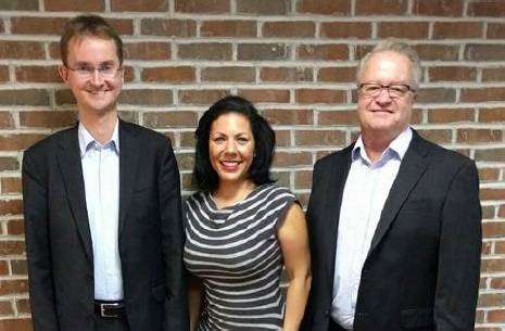 l.t.r.: Thomas Grunwald (R&M USA), Darelynn Prejean, Barry Lee (Sea Level Marine)