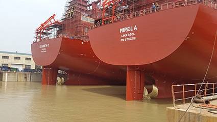 View of the Elsabeth C and Mirela tied up in port in China (Photo: MAN Diesel & Turbo)