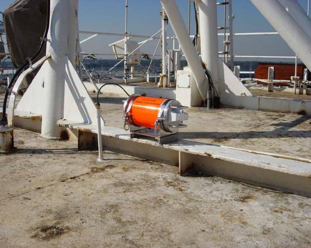 Voyage data recorder capsule on top of El Faro prior to sinking (Photo: NTSB)