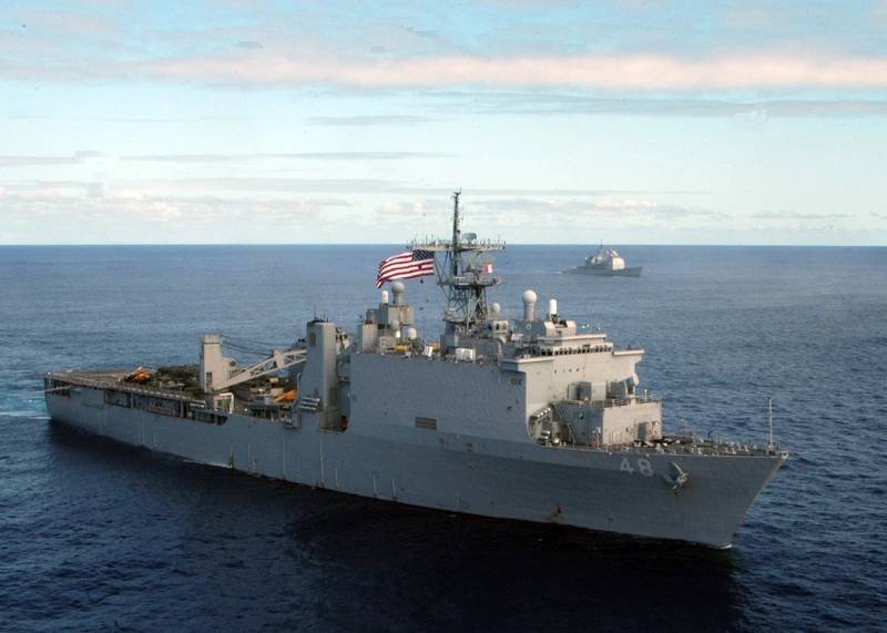 USS Ashland (LSD 48) (U.S. Navy photo)