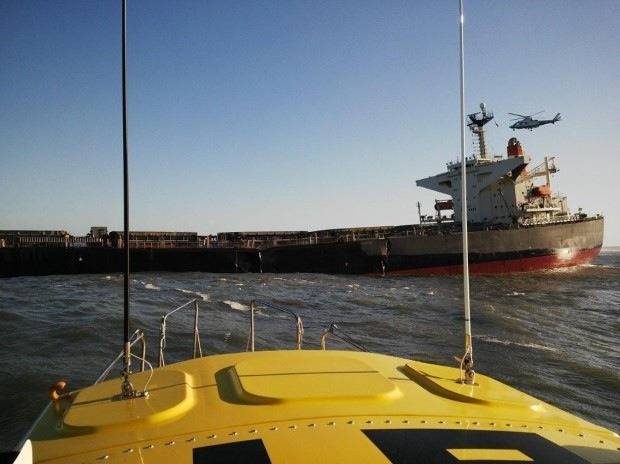 Bulk Carrier 'Smart' aground: Photo