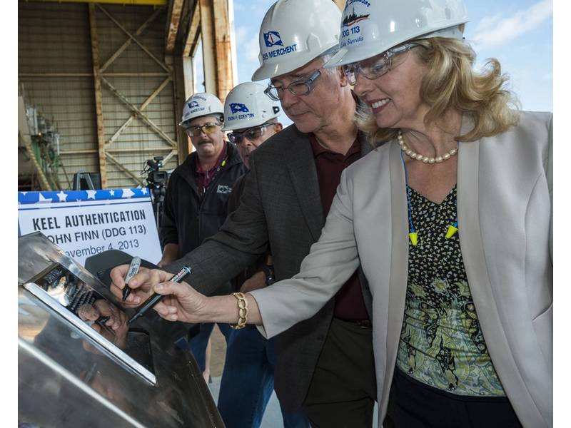Laura Stavridis (right) and Bob Merchent