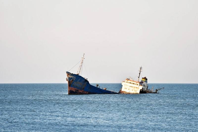A sinking ship - Image for illustration