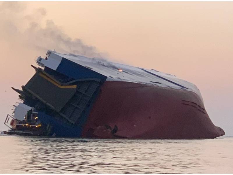 The stern view of the Golden Ray six
